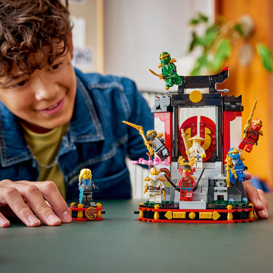 LEGO® NINJAGO® 15-Jarig Jubileum: Display met Ninjapersonages - 8 Minifiguren - Displaystandaard - 71866