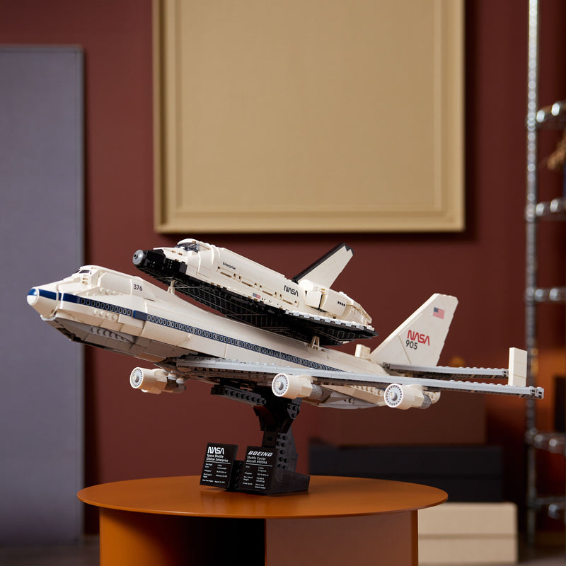LEGO 10360 Shuttle Carrier Aircraft is geïnspireerd op 10318 Concorde
