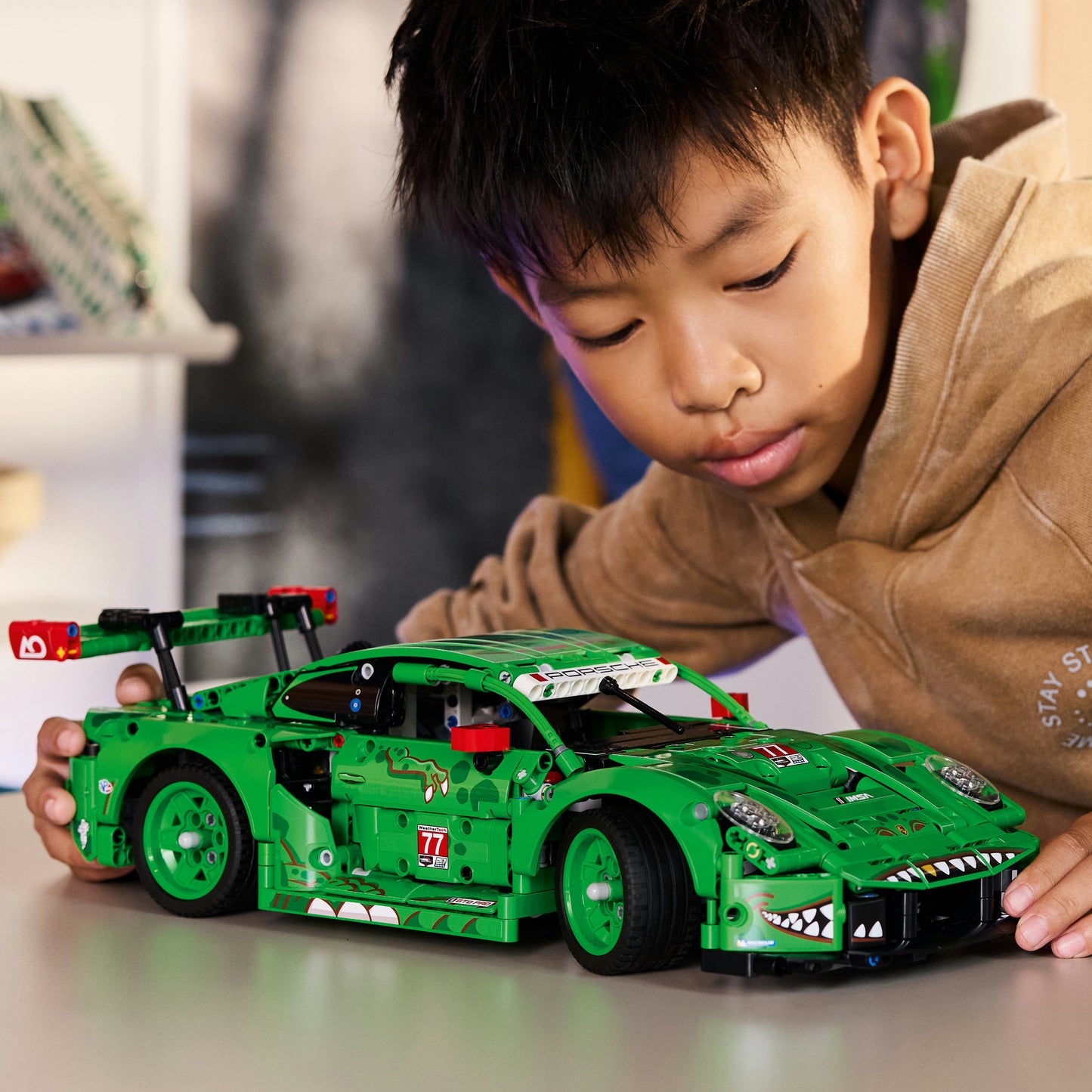 LEGO Technic Porsche 911 GT3 R REXY AO Racing Auto Bouwpakket met speelgoed voor Kinderen 42224