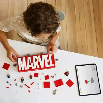 LEGO Marvel logo en figuren 76313 Superheroes