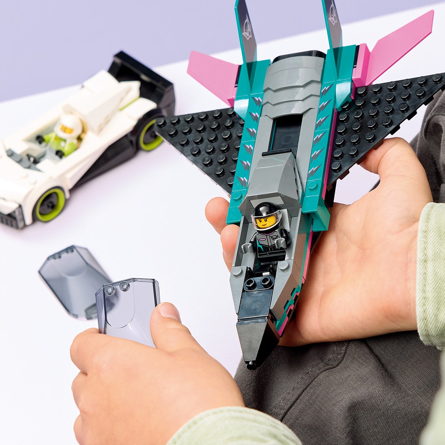 LEGO® City Straalvliegtuig vs. Sportauto - Bouwset met Speelgoedauto en 2 Minifiguren voor Kinderen Vanaf 6 Jaar - 60489