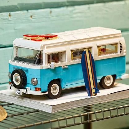 LEGO Volkswagen T2A Camper Van VW (2021) 10279 Creator Expert (€. 15.00 per week + €. 50.00 deposit)