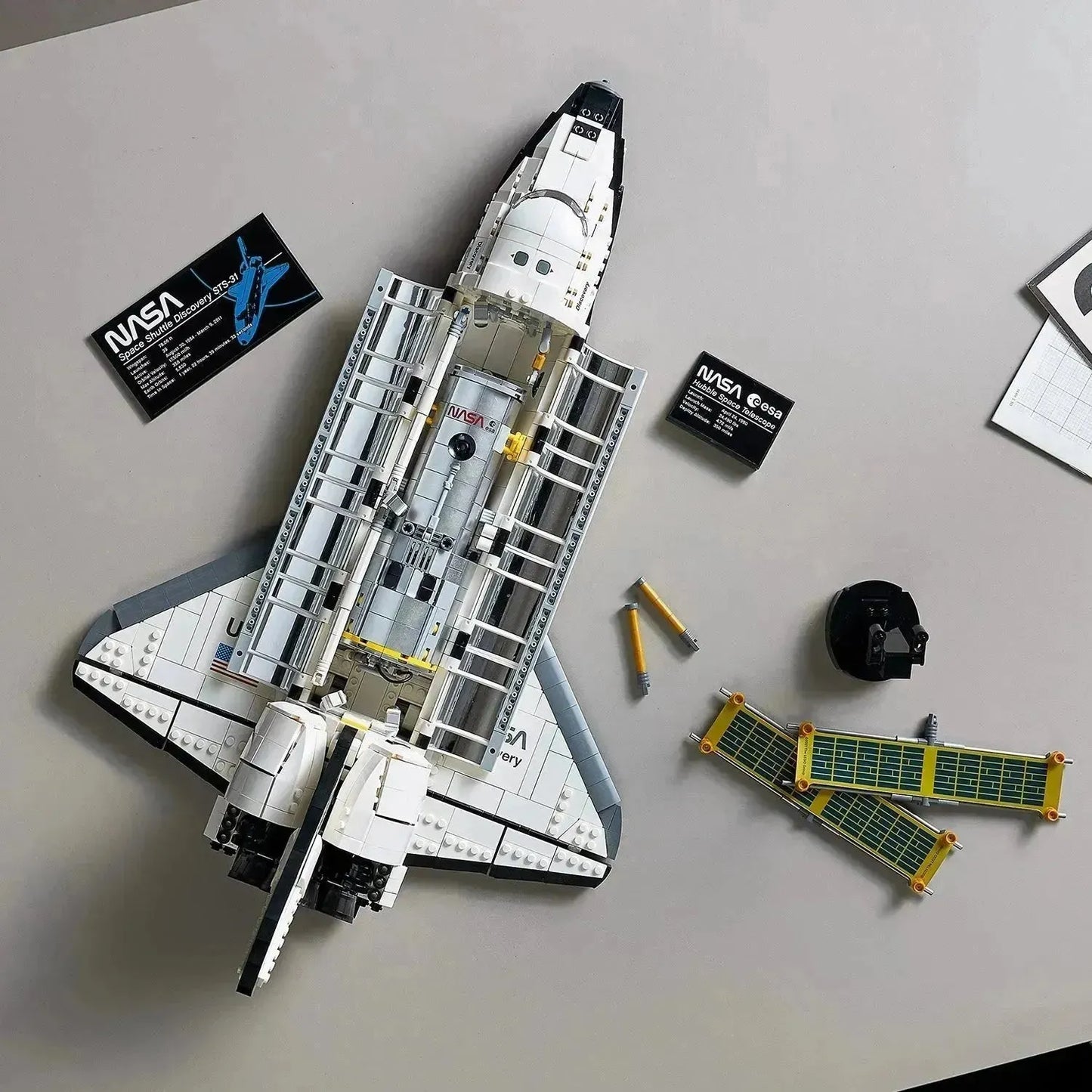 LEGO Space Shuttle Discovery 10283 Creator Expert (€15.00 per week + €50.00 deposit)