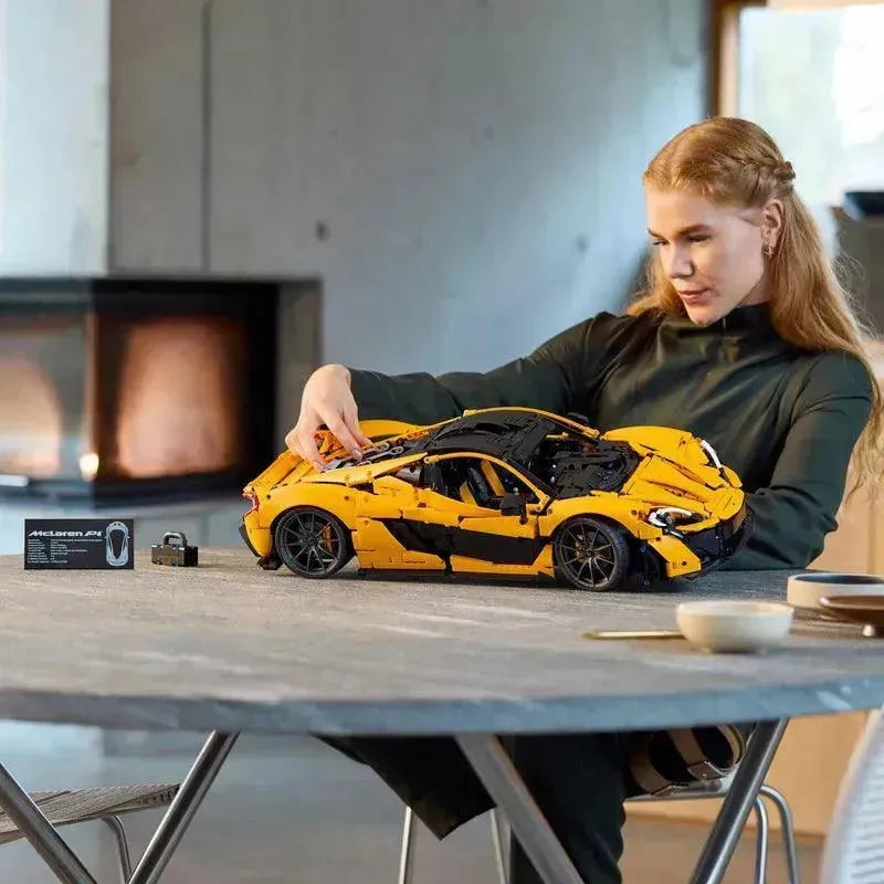 LEGO 42172 Der McLaren P1 Supersportwagen
