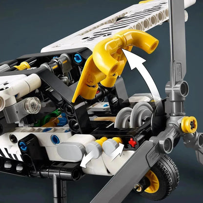 LEGO Oerwoud Vliegtuig 42198 Technic