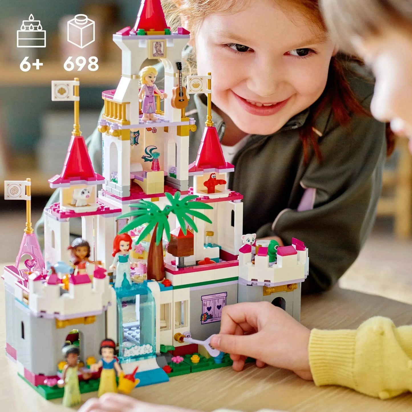 LEGO Ultimate Adventure Castle 43205 Disney