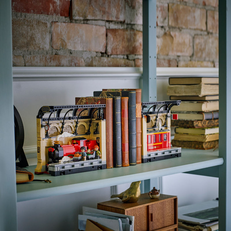 LEGO Zweinstein Express boekensteun 76450 Harry Potter