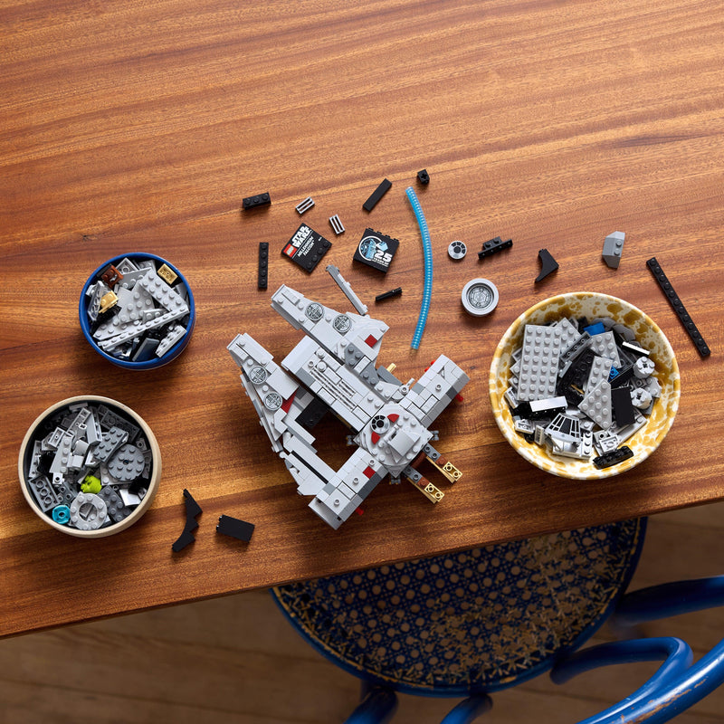 LEGO Millennium Falcon™ 75375 StarWars LEGO StarWars @ 2TTOYS LEGO €. 71.99